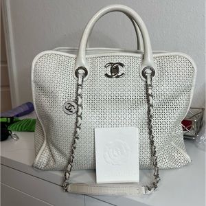 White Authentic Chanel Bag. In Really Good Condition